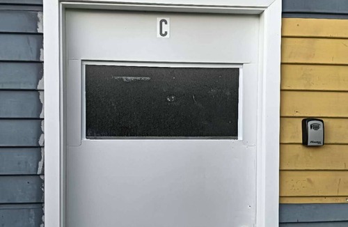 Kawaha Point Ski Chalet | 2 double and 1 sofa beds chalet 7C