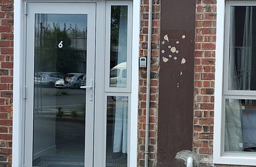 Auckland Apartment | 2 Double and 2 Single in 1 Room