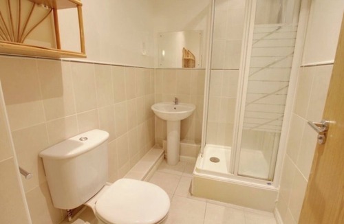 Hatfield Apartment | 2 Double Bed Flat, En-suite, Top Floor, With Private Parking