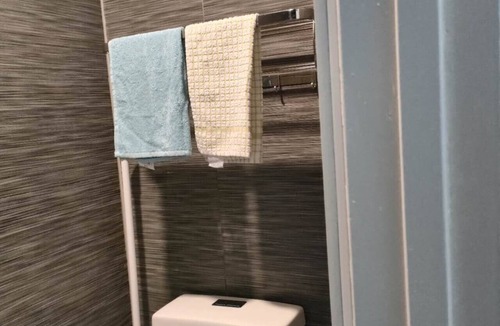 Epsom House | 2 Double Bed including 1 double sofa bed Studio, 7a Rangiatea Road, Epsom