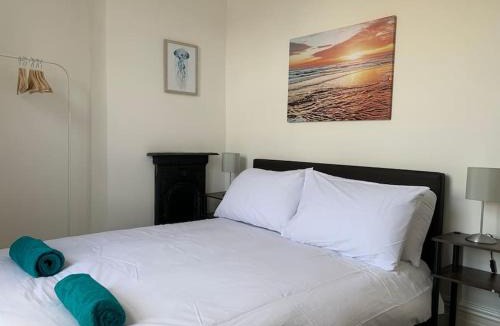 Horfield Apartment | 2 double bedroom flat, central location
