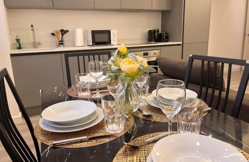 Great Linford Apartment | 2 Double Bedroom Flat - At the Atrium MK