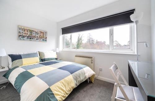 Fleet Apartment | 2 Double Bedrooms