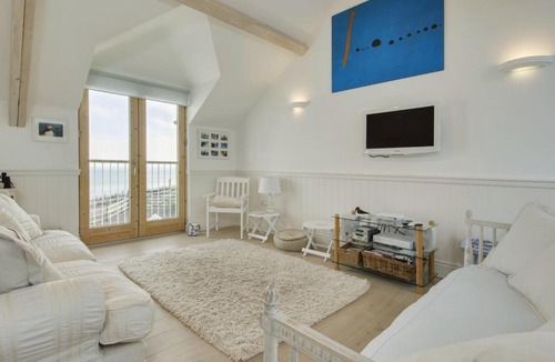 Chillington House | 2 Ella Mews