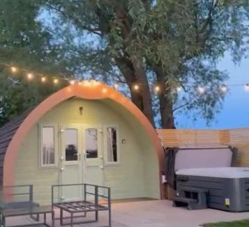 Frognall House | 2 Elm Water lakeside hideaway