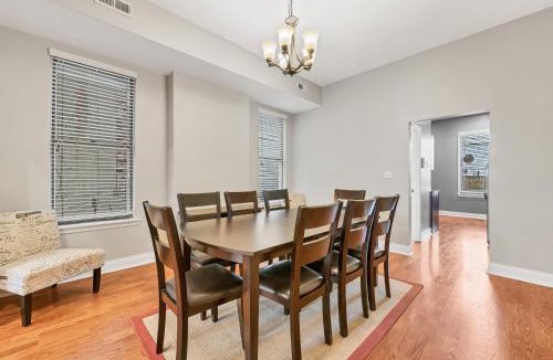 St. Louis House | 2 Entire bldgs - Great for large groups
