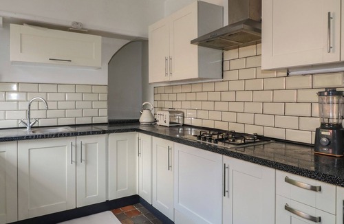 Oadby House | 2 EVINGTON ROAD, pet friendly in Leicester
