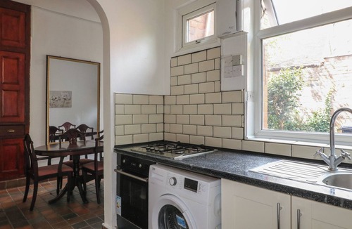 Oadby House | 2 EVINGTON ROAD, pet friendly in Leicester
