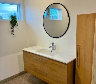 Ronde House | 2-Family Activity Cottage
