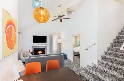 Anaheim Resort Hotel | 2 Family-Friendly Full Apartments w/Cozy Fireplace and Full Kitchen - Parking