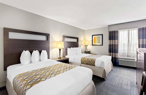 Naperville Hotel | 2 Family-Friendly Units Near Naperville Riverwalk- Free Parking and Breakfast!