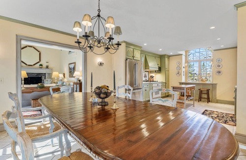 Stratton Mountain House | 2 Flowing Springs Close to Base Lodge