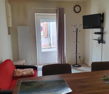 Pontgibaud Apartment | 2 Frère Genestier