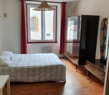 Pontgibaud Apartment | 2 Frère Genestier