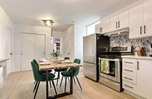 Quartier 5-4 Apartment | 2 Full 2BR Apts | Hot Tub + 4 Parking | 8m Old QC