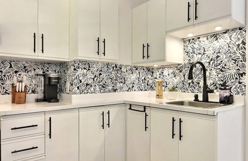 Quartier 5-4 Apartment | 2 Full 2BR Apts | Hot Tub + 4 Parking | 8m Old QC