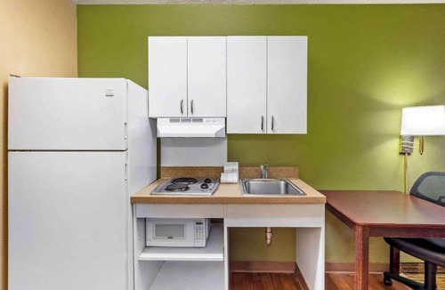 South Natomas Apartment | 2 Full Beds | Mobil Access Tub Nsmk Kitchen