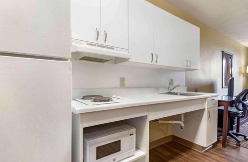 Rochester Apartment | 2 Full Beds | Non-Smoking, Kitchen