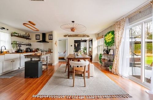 Hudson House | 2 FUN homes w/2 Hot Tubs | 4BR, 2BA | PET Friend