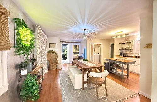 Hudson House | 2 FUN homes w/2 Hot Tubs | 4BR, 2BA | PET Friend