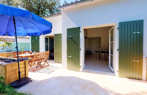 Sainte-Marie-de-Re House | 2 gites in a green setting