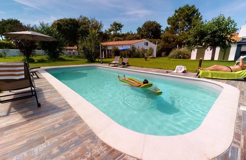 Sainte-Marie-de-Re House | 2 gites in a green setting