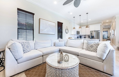 Villa Lago House | 2 Golf Carts ~ Golf Course Views ~ Community Pool