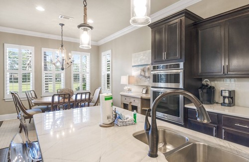 Villa Lago House | 2 Golf Carts ~ Golf Course View ~ Community Pool