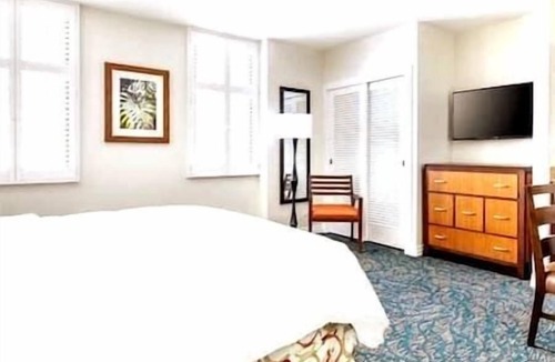 Waikiki Resort | 2 HGVC Lagoon-Tower Beachfront, Concierge,Resort, Spa