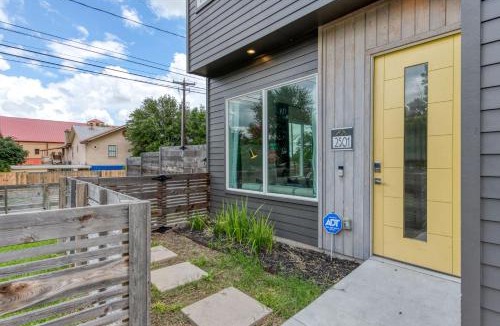 Galindo House | 2 Homes in 1 Centrally located near SoCo