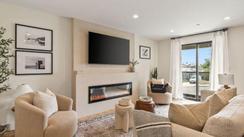 Point Loma Heights House | 2 Homes in San Clemente by AvantStay Sleeps 26 Steps from Sunset Cliffs Ocean Beach Dining