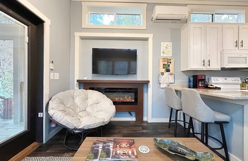 Mentone Cabin | 2 Homes Mentone Getaway | Riverfront & Near Parks