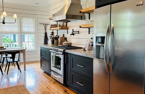 McGregor House | 2 Homes On 1 Lot Sleeps 14/McGregor Retreat