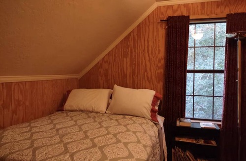 Flint Other | 2 Homes on 50 Acres-Family & Work Crew Ready