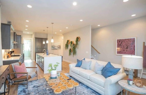 Hadley - Washington Condo | 2 Homes-Sleeps 24-Roof Decks-Grills Near Broadway