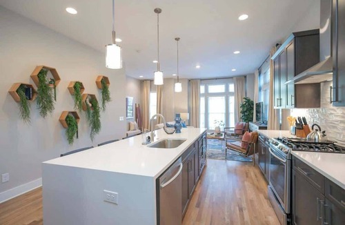 Hadley - Washington Condo | 2 Homes-Sleeps 24-Roof Decks-Grills Near Broadway