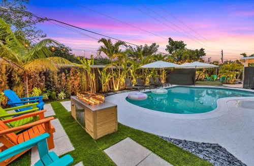 Plantation House | 2 Homes Together, HTD pool, Jacuzzi, Fire pit