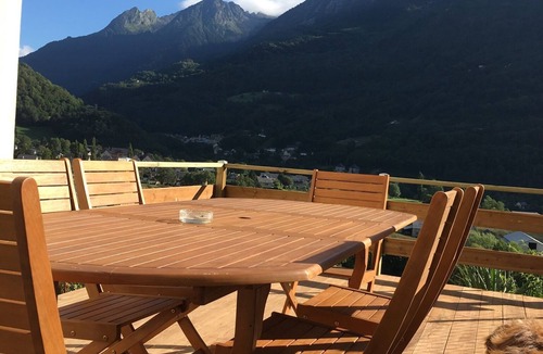 Esquieze-Sere House | 2* house with terrace and panoramic view of the LUZ SAINT SAUVEUR valley