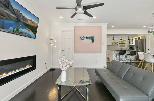 Garden Oaks House | 2 Houses~Family Oasis~Cinema & Private Garden