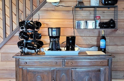 The Narrows Cottage | 2 hrs from Winnipeg Lakefront Vacation Rental Cottage