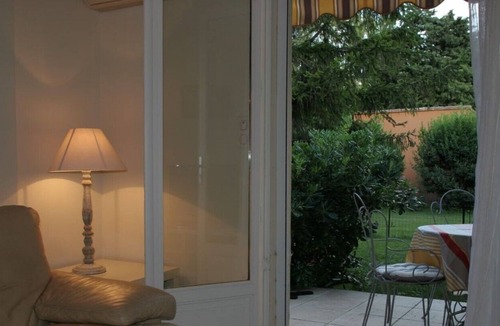 Saint-Saturnin-les-Avignon Cottage | 2 independent apartments on the ground floor