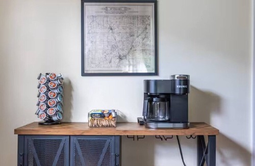 Pistakee Highlands House | 2 kayaks Game room Firepit BBQ grill Netflix WiFi
