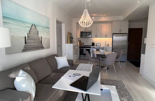 Innisfil Apartment | 2 King BD, Spring Escape-Balcony Views-Walk to Lakefront Marina & Hiking Trails