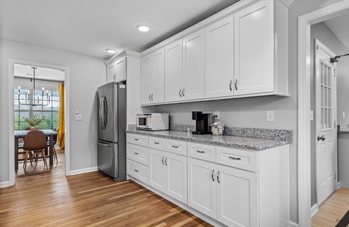 Cleveland House | 2 King Beds, 2 Twin Beds - Modern Country Stay