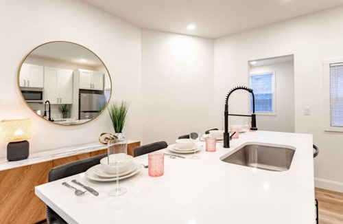 Mount Washington Villa | 2 King Beds | Easy City Access | Easy Parking