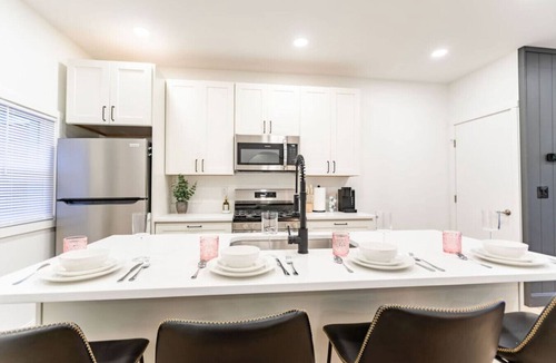 Mount Washington Villa | 2 King Beds | Easy City Access | Easy Parking