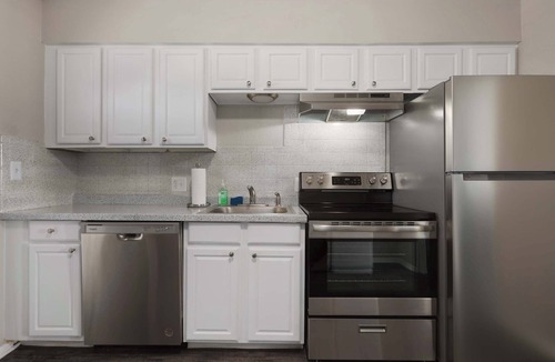 Rosedale Apartment | 2 King beds in KC: Newly remodeled and Relaxing