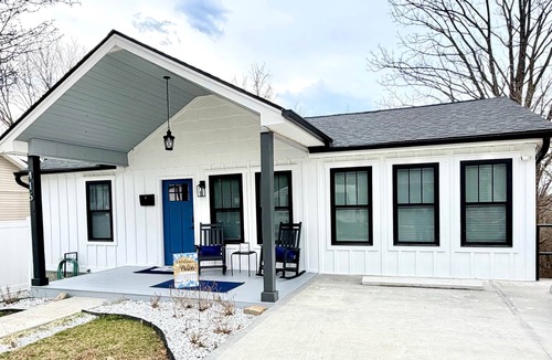 Mount Airy House | 2 King Masters, 3 Bed/3 Bath, Fire Pit, Walk to Downtown