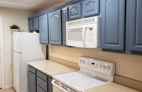Waynesville House | 2 King Rooms+2 Queen Rooms~ Spacious Yard~ 15mins to FLW gate.