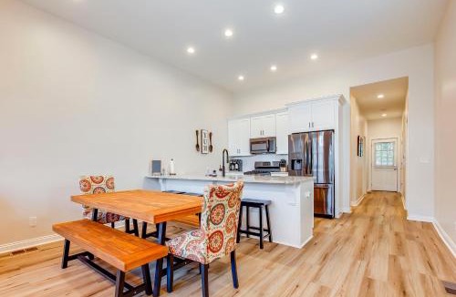 Shelby Park House | 2 King, Sleeps 9, Fair & Expo Ctr, Churchill, Bourbon tours, Downtown, University of Louisville, Foodie, Shopping, Nightlife!